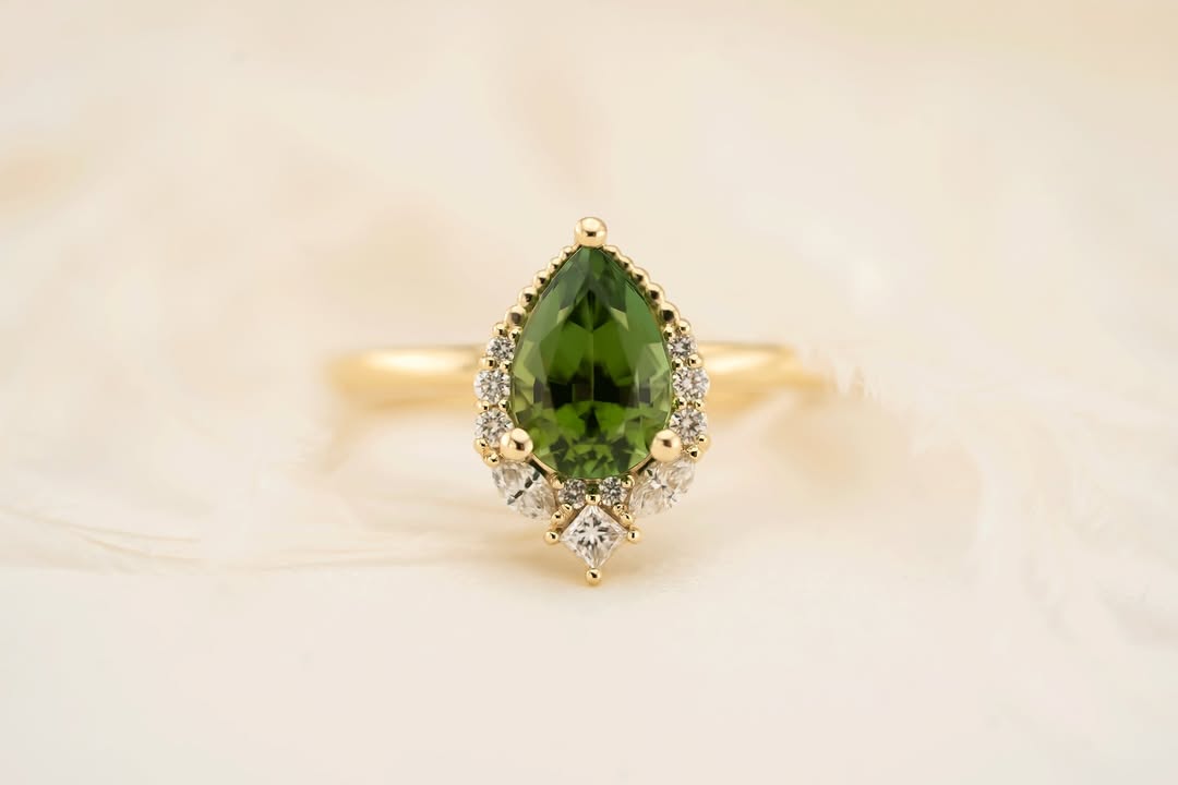 Sandra Pear Shape Ring