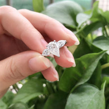 Amal's Ring with Pear-Cut Diamon