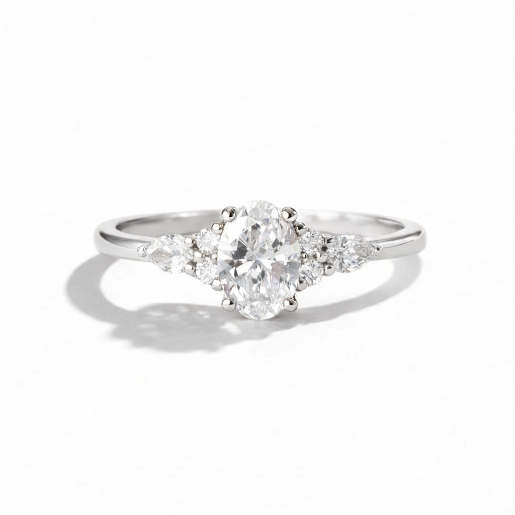 خاتم ألماس بيضاوي رقيق