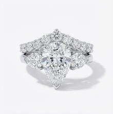 Pear Shaped Ring with Curve Band Engagement Set